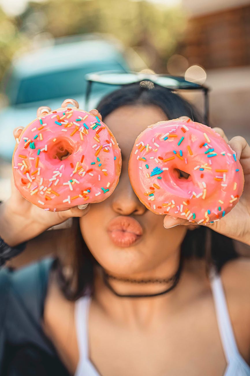 3 Sweet Care Package Ideas For Valentine’s Across Campus